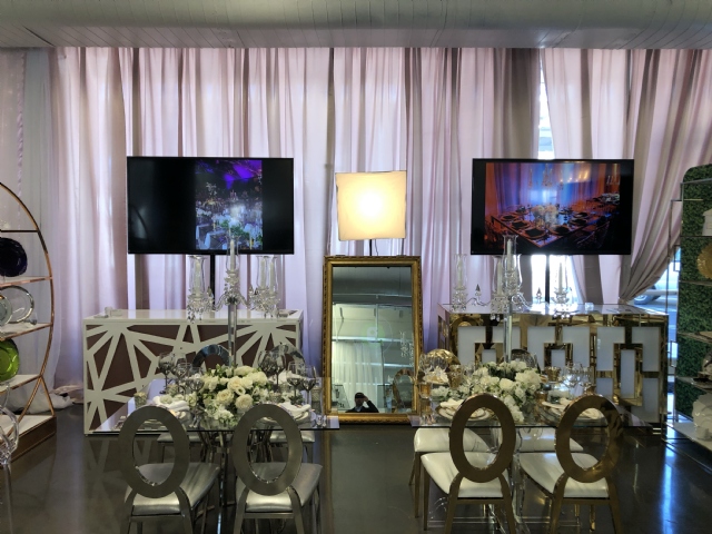 Sp�cialistes du mariage et Mitzvah au Montr�al | Producteurs de mariages et d'�v�nements � Montr�al - artistes en direct, DJ's pour mariages, c�r�monies de mariage, danseurs, mariages et �v�nements, �clairage pour votre mariage et moments sp�ciaux.