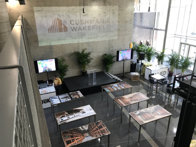 Sp�cialistes du mariage et Mitzvah au Montr�al | Producteurs de mariages et d'�v�nements � Montr�al - artistes en direct, DJ's pour mariages, c�r�monies de mariage, danseurs, mariages et �v�nements, �clairage pour votre mariage et moments sp�ciaux.