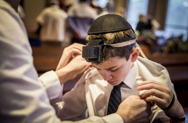 Sp�cialistes du mariage et Mitzvah au Montr�al | Producteurs de mariages et d'�v�nements � Montr�al - artistes en direct, DJ's pour mariages, c�r�monies de mariage, danseurs, mariages et �v�nements, �clairage pour votre mariage et moments sp�ciaux.