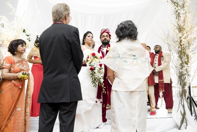 Sp�cialistes du mariage et Mitzvah au Montr�al | Producteurs de mariages et d'�v�nements � Montr�al - artistes en direct, DJ's pour mariages, c�r�monies de mariage, danseurs, mariages et �v�nements, �clairage pour votre mariage et moments sp�ciaux.