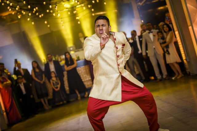 Sp�cialistes du mariage et Mitzvah au Montr�al | Producteurs de mariages et d'�v�nements � Montr�al - artistes en direct, DJ's pour mariages, c�r�monies de mariage, danseurs, mariages et �v�nements, �clairage pour votre mariage et moments sp�ciaux.