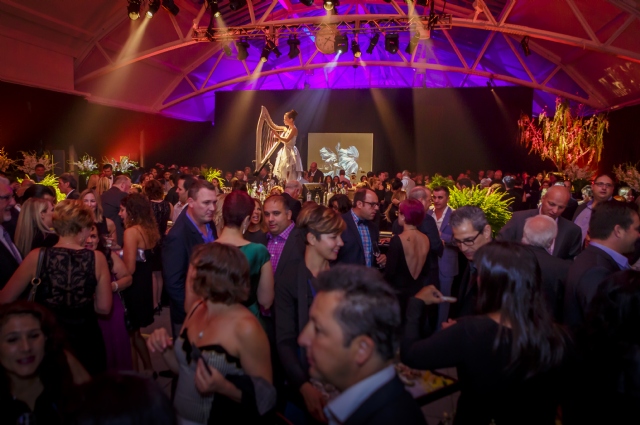 Sp�cialistes du mariage et Mitzvah au Montr�al | Producteurs de mariages et d'�v�nements � Montr�al - artistes en direct, DJ's pour mariages, c�r�monies de mariage, danseurs, mariages et �v�nements, �clairage pour votre mariage et moments sp�ciaux.