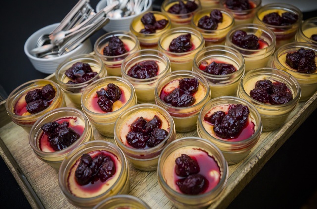 Sp�cialistes du mariage et Mitzvah au Montr�al | Producteurs de mariages et d'�v�nements � Montr�al - artistes en direct, DJ's pour mariages, c�r�monies de mariage, danseurs, mariages et �v�nements, �clairage pour votre mariage et moments sp�ciaux.