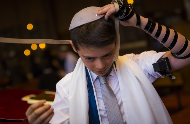 Sp�cialistes du mariage et Mitzvah au Montr�al | Producteurs de mariages et d'�v�nements � Montr�al - artistes en direct, DJ's pour mariages, c�r�monies de mariage, danseurs, mariages et �v�nements, �clairage pour votre mariage et moments sp�ciaux.