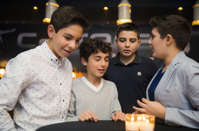 Sp�cialistes du mariage et Mitzvah au Montr�al | Producteurs de mariages et d'�v�nements � Montr�al - artistes en direct, DJ's pour mariages, c�r�monies de mariage, danseurs, mariages et �v�nements, �clairage pour votre mariage et moments sp�ciaux.