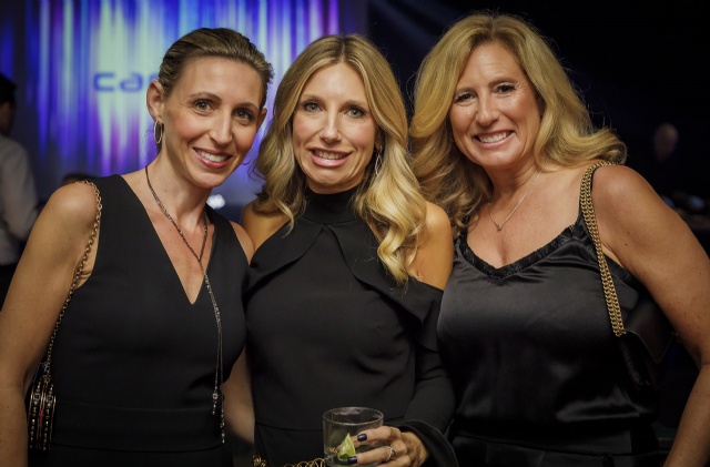 Sp�cialistes du mariage et Mitzvah au Montr�al | Producteurs de mariages et d'�v�nements � Montr�al - artistes en direct, DJ's pour mariages, c�r�monies de mariage, danseurs, mariages et �v�nements, �clairage pour votre mariage et moments sp�ciaux.