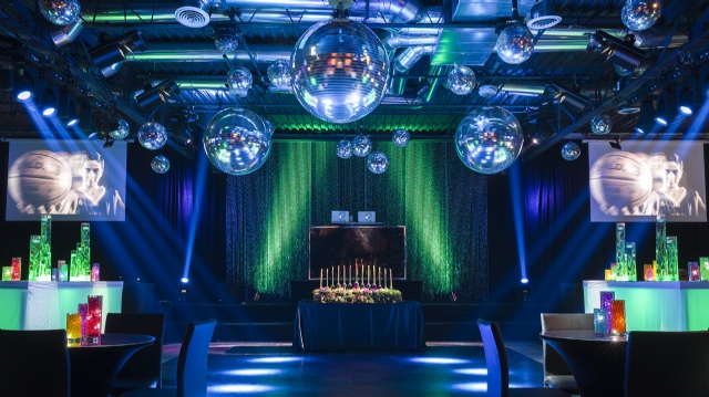 Sp�cialistes du mariage et Mitzvah au Montr�al | Producteurs de mariages et d'�v�nements � Montr�al - artistes en direct, DJ's pour mariages, c�r�monies de mariage, danseurs, mariages et �v�nements, �clairage pour votre mariage et moments sp�ciaux.