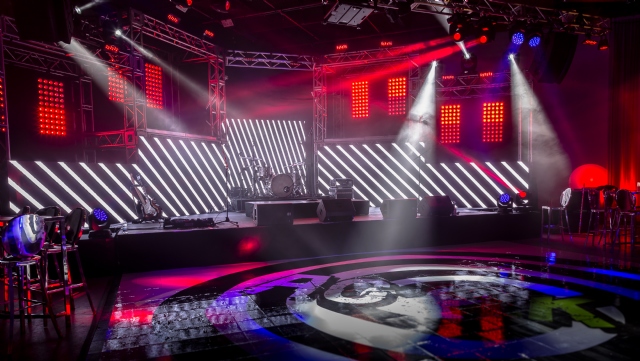 Sp�cialistes du mariage et Mitzvah au Montr�al | Producteurs de mariages et d'�v�nements � Montr�al - artistes en direct, DJ's pour mariages, c�r�monies de mariage, danseurs, mariages et �v�nements, �clairage pour votre mariage et moments sp�ciaux.