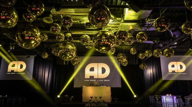 Sp�cialistes du mariage et Mitzvah au Montr�al | Producteurs de mariages et d'�v�nements � Montr�al - artistes en direct, DJ's pour mariages, c�r�monies de mariage, danseurs, mariages et �v�nements, �clairage pour votre mariage et moments sp�ciaux.