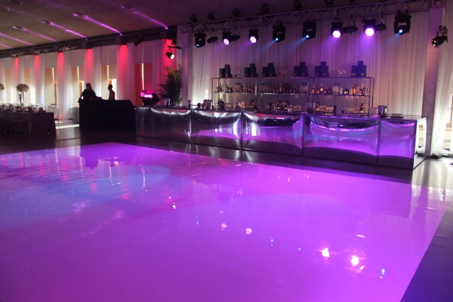 Sp�cialistes du mariage et Mitzvah au Montr�al | Producteurs de mariages et d'�v�nements � Montr�al - artistes en direct, DJ's pour mariages, c�r�monies de mariage, danseurs, mariages et �v�nements, �clairage pour votre mariage et moments sp�ciaux.