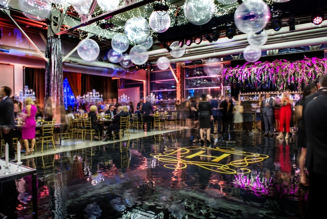 Sp�cialistes du mariage et Mitzvah au Montr�al | Producteurs de mariages et d'�v�nements � Montr�al - artistes en direct, DJ's pour mariages, c�r�monies de mariage, danseurs, mariages et �v�nements, �clairage pour votre mariage et moments sp�ciaux.