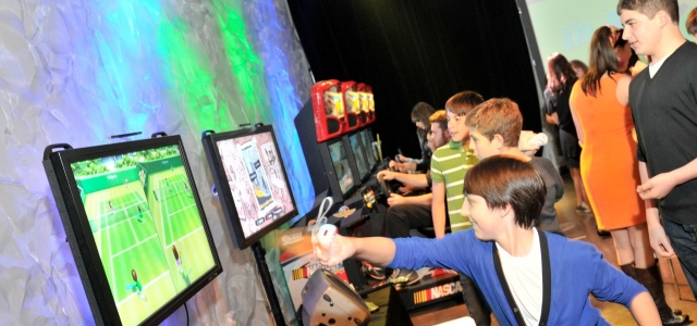 Sp�cialistes du mariage et Mitzvah au Montr�al | Producteurs de mariages et d'�v�nements � Montr�al - artistes en direct, DJ's pour mariages, c�r�monies de mariage, danseurs, mariages et �v�nements, �clairage pour votre mariage et moments sp�ciaux.