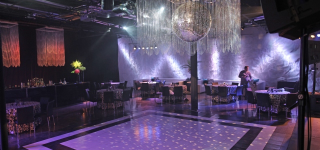 Sp�cialistes du mariage et Mitzvah au Montr�al | Producteurs de mariages et d'�v�nements � Montr�al - artistes en direct, DJ's pour mariages, c�r�monies de mariage, danseurs, mariages et �v�nements, �clairage pour votre mariage et moments sp�ciaux.