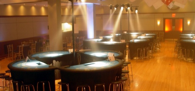 Sp�cialistes du mariage et Mitzvah au Montr�al | Producteurs de mariages et d'�v�nements � Montr�al - artistes en direct, DJ's pour mariages, c�r�monies de mariage, danseurs, mariages et �v�nements, �clairage pour votre mariage et moments sp�ciaux.