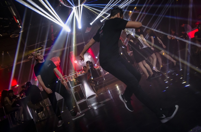 Sp�cialistes du mariage et Mitzvah au Montr�al | Producteurs de mariages et d'�v�nements � Montr�al - artistes en direct, DJ's pour mariages, c�r�monies de mariage, danseurs, mariages et �v�nements, �clairage pour votre mariage et moments sp�ciaux.