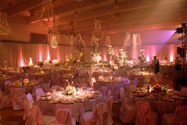 Sp�cialistes du mariage et Mitzvah au Montr�al | Producteurs de mariages et d'�v�nements � Montr�al - artistes en direct, DJ's pour mariages, c�r�monies de mariage, danseurs, mariages et �v�nements, �clairage pour votre mariage et moments sp�ciaux.