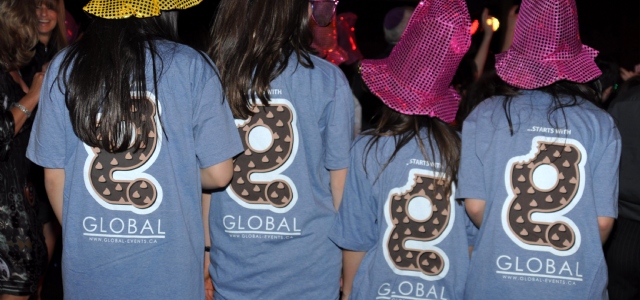 Sp�cialistes du mariage et Mitzvah au Montr�al | Producteurs de mariages et d'�v�nements � Montr�al - artistes en direct, DJ's pour mariages, c�r�monies de mariage, danseurs, mariages et �v�nements, �clairage pour votre mariage et moments sp�ciaux.