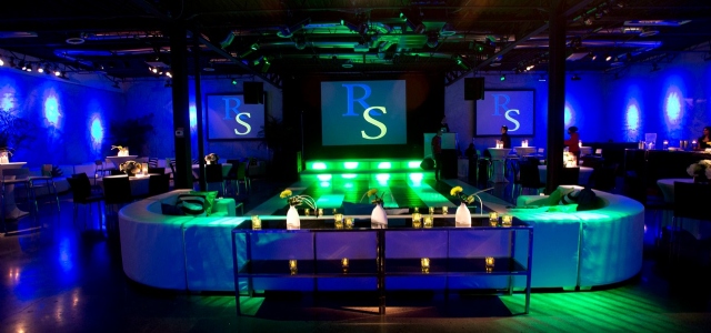 Sp�cialistes du mariage et Mitzvah au Montr�al | Producteurs de mariages et d'�v�nements � Montr�al - artistes en direct, DJ's pour mariages, c�r�monies de mariage, danseurs, mariages et �v�nements, �clairage pour votre mariage et moments sp�ciaux.