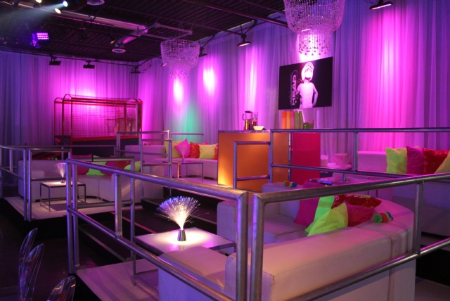 Sp�cialistes du mariage et Mitzvah au Montr�al | Producteurs de mariages et d'�v�nements � Montr�al - artistes en direct, DJ's pour mariages, c�r�monies de mariage, danseurs, mariages et �v�nements, �clairage pour votre mariage et moments sp�ciaux.