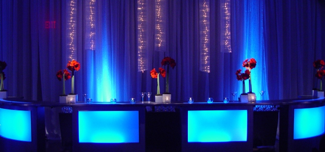 Sp�cialistes du mariage et Mitzvah au Montr�al | Producteurs de mariages et d'�v�nements � Montr�al - artistes en direct, DJ's pour mariages, c�r�monies de mariage, danseurs, mariages et �v�nements, �clairage pour votre mariage et moments sp�ciaux.