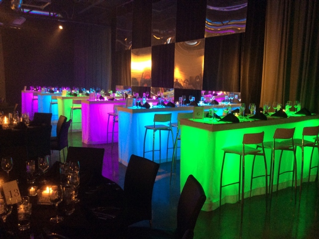 Sp�cialistes du mariage et Mitzvah au Montr�al | Producteurs de mariages et d'�v�nements � Montr�al - artistes en direct, DJ's pour mariages, c�r�monies de mariage, danseurs, mariages et �v�nements, �clairage pour votre mariage et moments sp�ciaux.