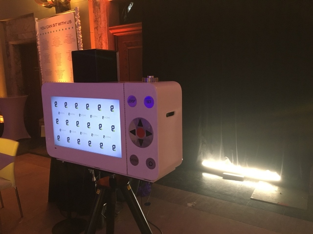 Sp�cialistes du mariage et Mitzvah au Montr�al | Producteurs de mariages et d'�v�nements � Montr�al - artistes en direct, DJ's pour mariages, c�r�monies de mariage, danseurs, mariages et �v�nements, �clairage pour votre mariage et moments sp�ciaux.