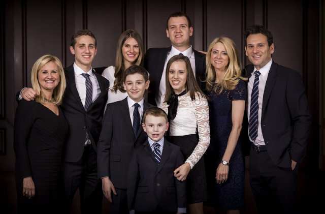 Montreal Wedding, Mitzvah Specialists | Montreal's Wedding & event producers - live performers, DJ's for weddings, MC's, dancers, wedding / event rentals, lighting for your Wedding & special moments.