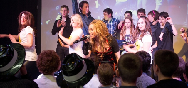 Montreal Wedding, Mitzvah Specialists | Montreal's Wedding & event producers - live performers, DJ's for weddings, MC's, dancers, wedding / event rentals, lighting for your Wedding & special moments.