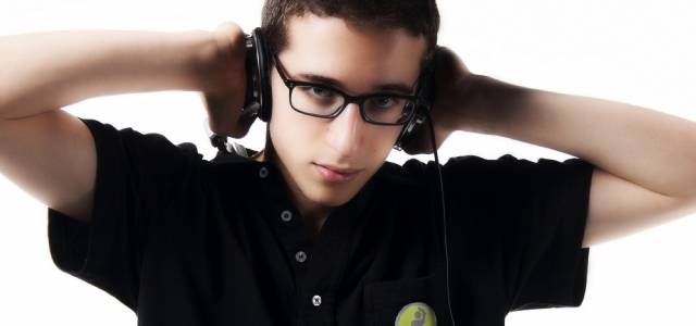 Montreal Wedding, Mitzvah Specialists | Montreal's Wedding & event producers - live performers, DJ's for weddings, MC's, dancers, wedding / event rentals, lighting for your Wedding & special moments.