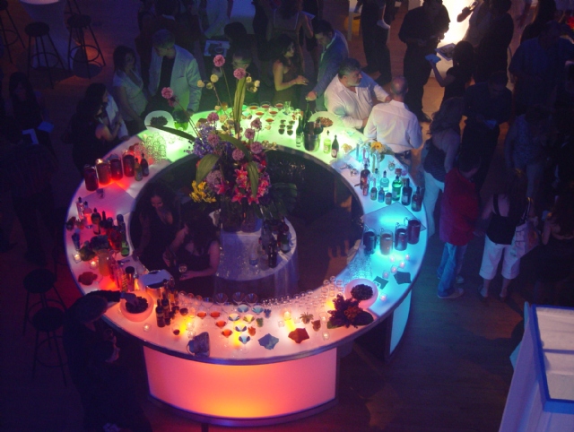 Montreal Wedding, Mitzvah Specialists | Montreal's Wedding & event producers - live performers, DJ's for weddings, MC's, dancers, wedding / event rentals, lighting for your Wedding & special moments.
