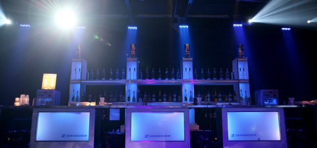 Montreal Wedding, Mitzvah Specialists | Montreal's Wedding & event producers - live performers, DJ's for weddings, MC's, dancers, wedding / event rentals, lighting for your Wedding & special moments.